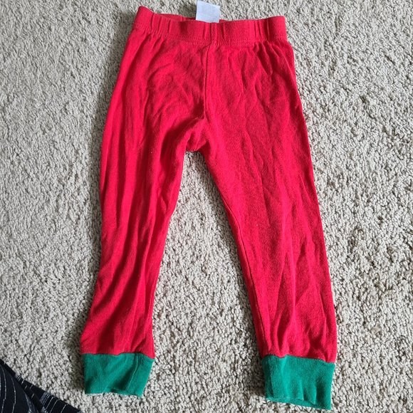 3 items - 3T Unisex holiday pajamas - Picture 8 of 10